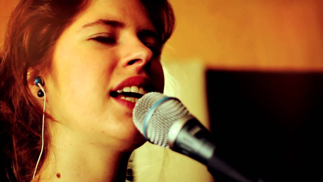 Zuzana Mikulcová - Neskoro (live)