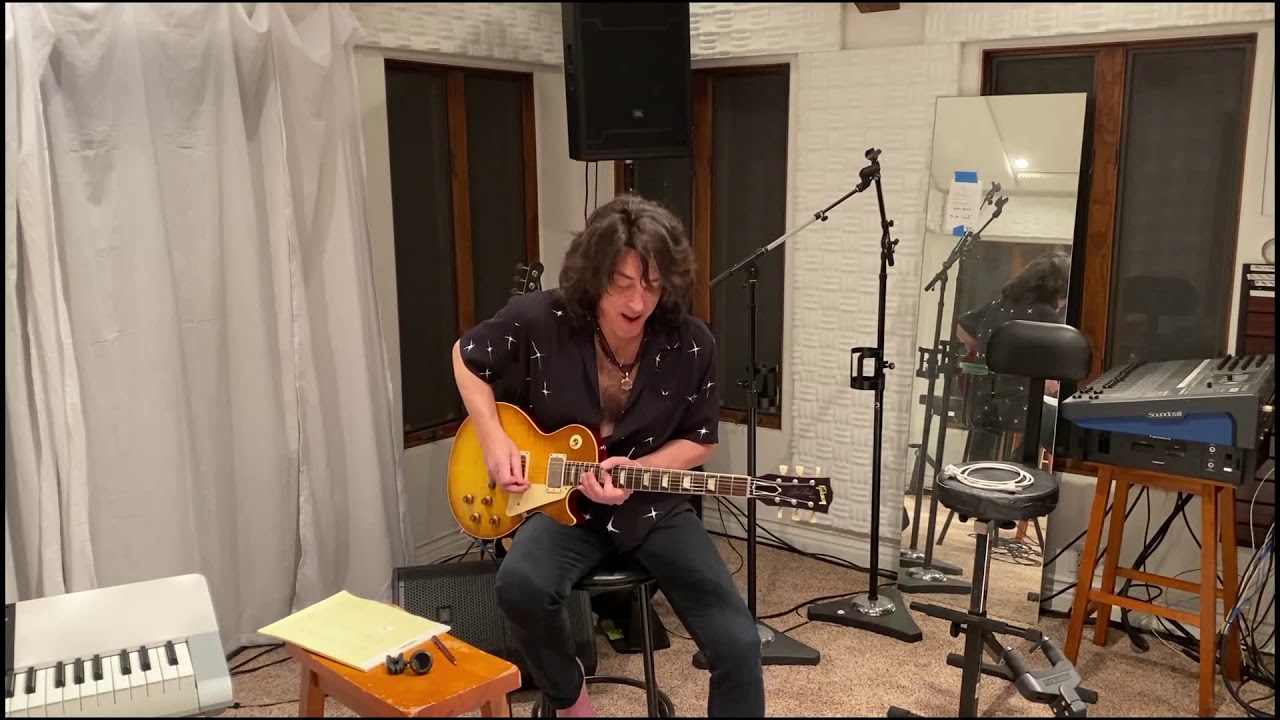 Paul Stanley checks in from home