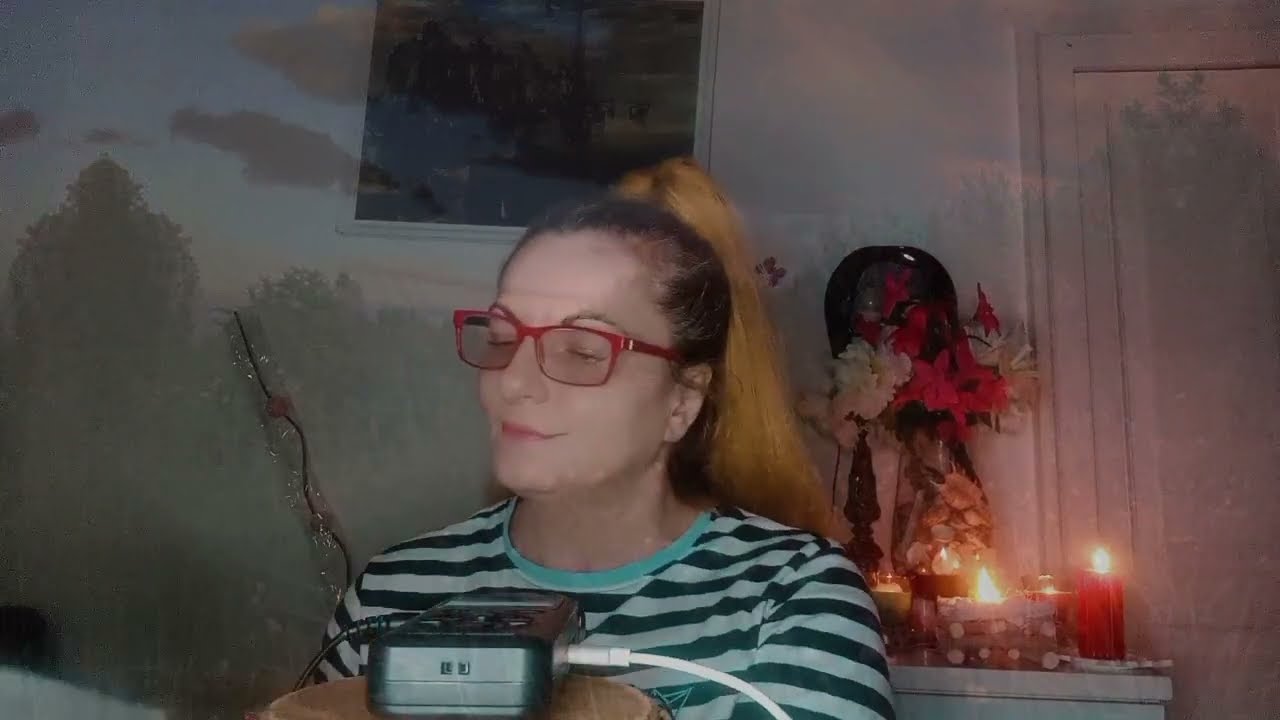 Asmr in Română[Asmr]Unintelligibile Inaudible whispering[Asmr]