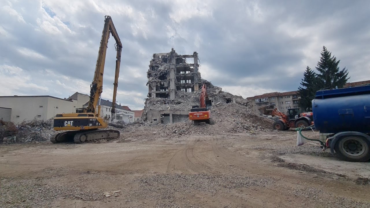 ☝️ DEMOLARE Hotel BODOC 🏢 din Sfântu Gheorghe...Un adevărat spectacol  !!!