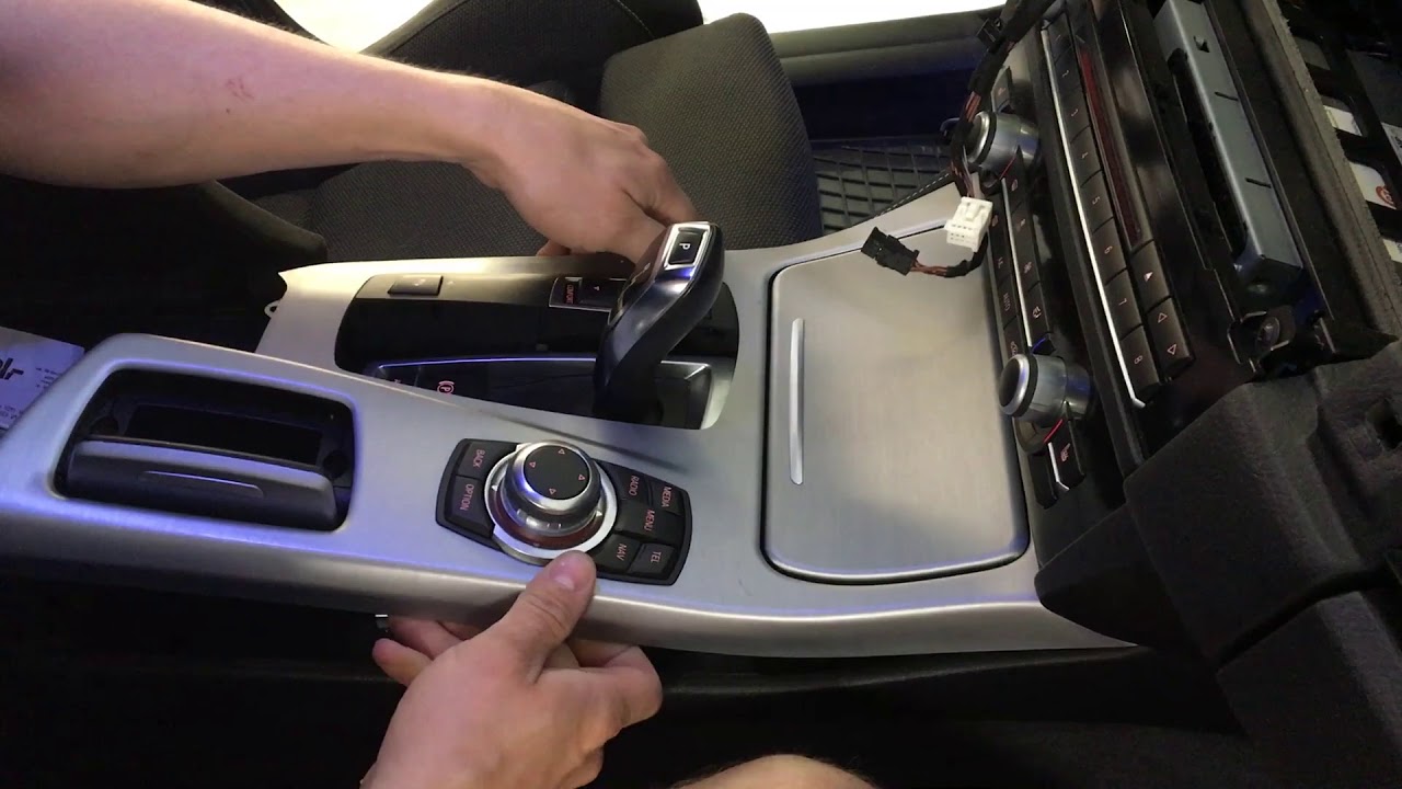 Mittelkonsole abbauen BMW F10/F11 Демонтаж средней панели