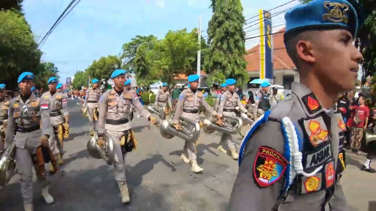SPEKTAKULER KIRAB DRUMCORPS PELOPOR CENDERAWASIH AKPOL