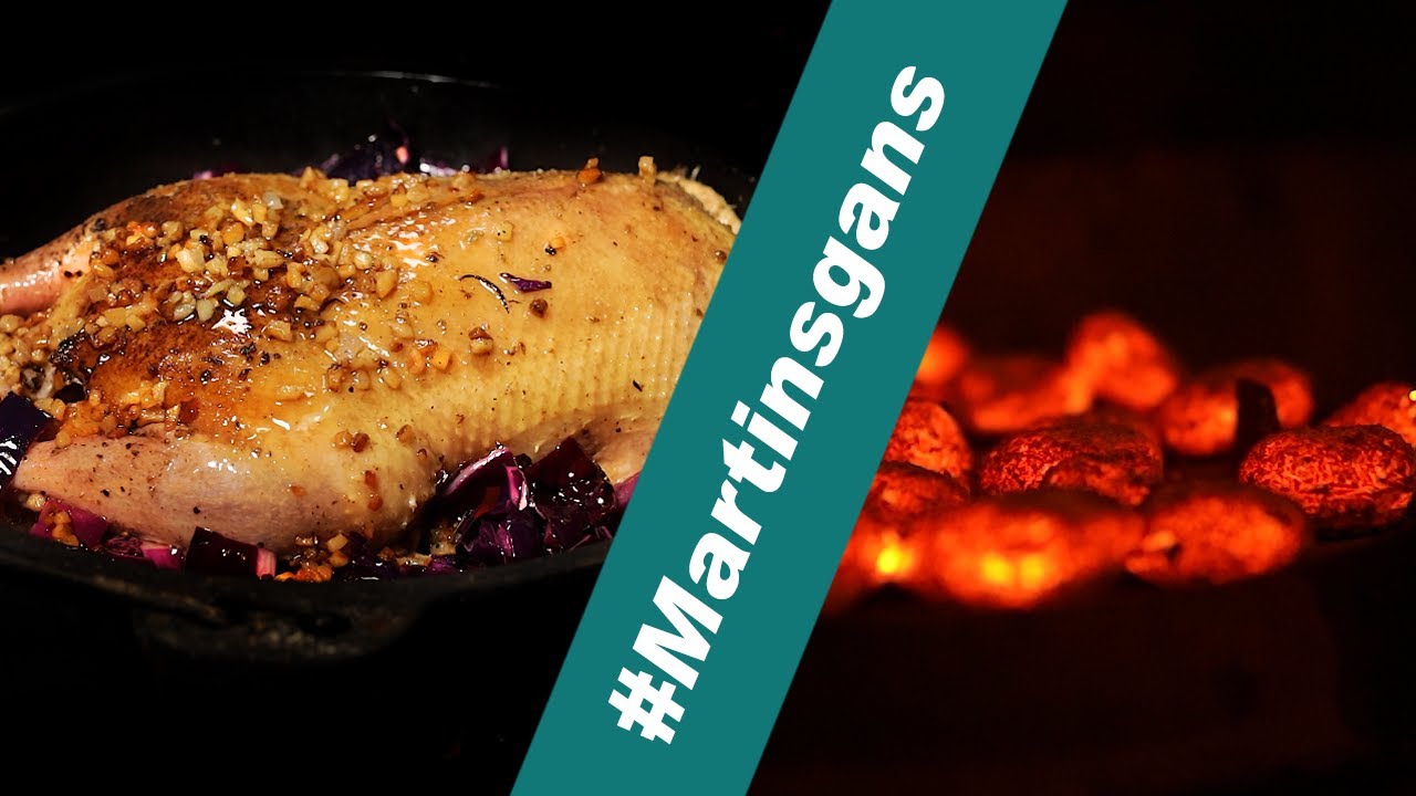 Gänsebraten bzw. Martinsgans auf Rotkohlbett im Dutch Oven - Gebirgsküche