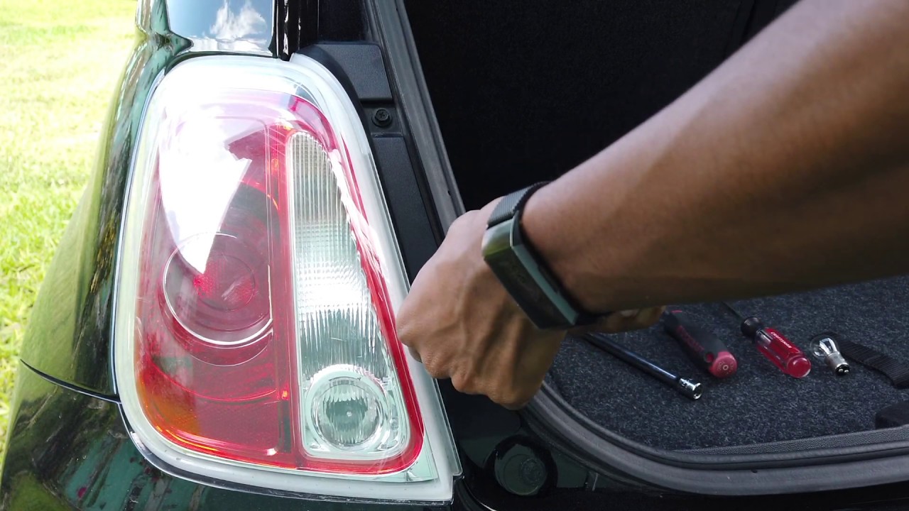 Fiat 500e Doesn't Know Left From Right! - Brake Light Change