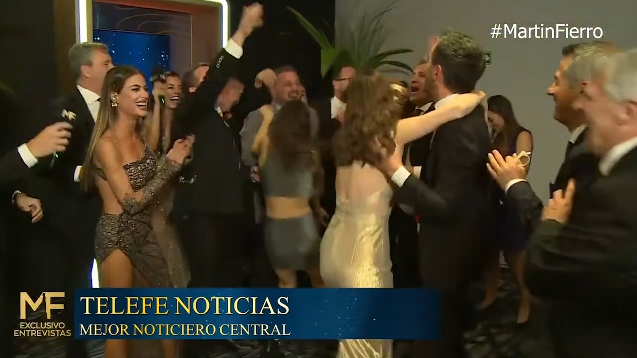 ⭐ Telefe Noticias en el Sal&oacute;n de Ganadores 🥂 Mart&iacute;n Fierro 2022 con China Ansa y Diego Poggi✨