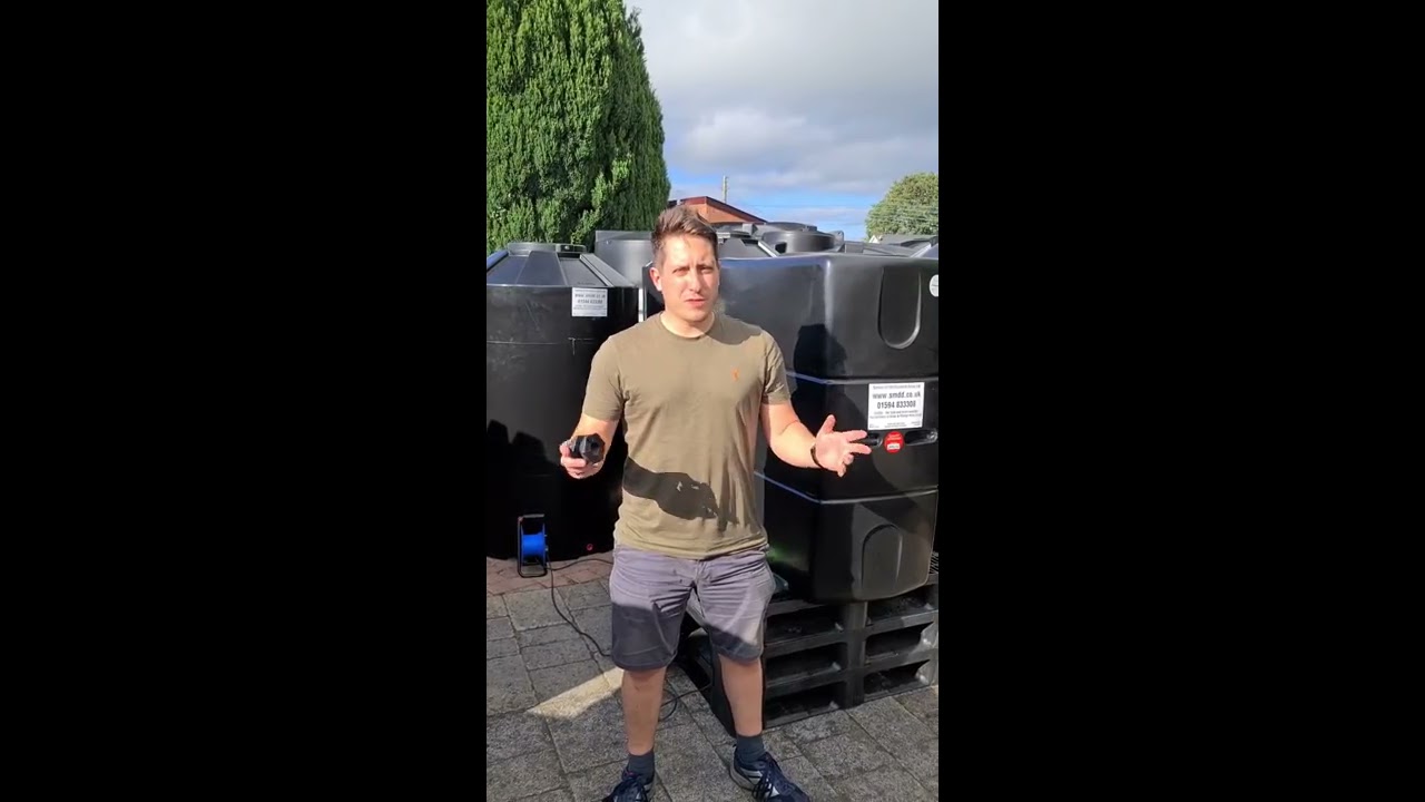How to fit a water tank outlet / bulkhead fitting