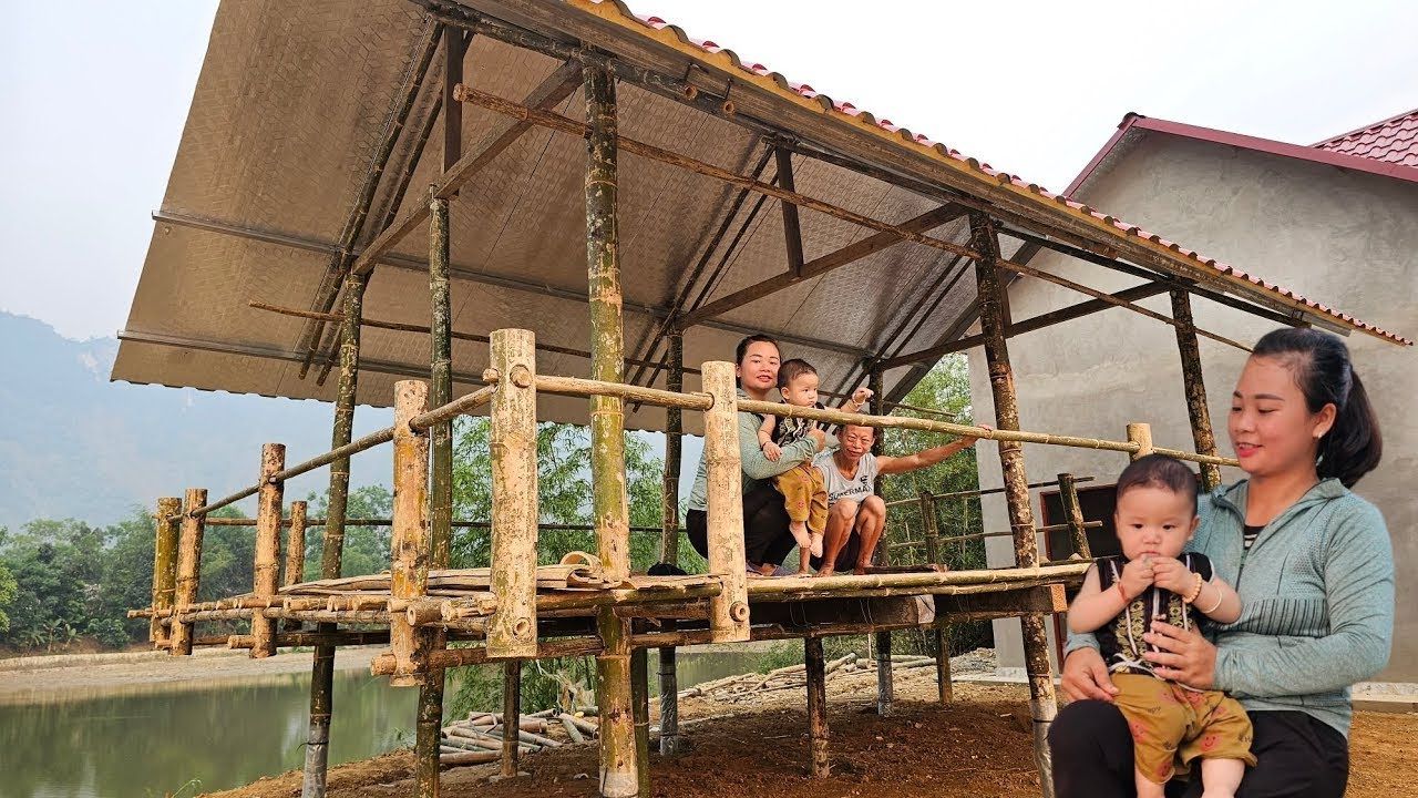 Daily Life of a Single Mother Working in a Traditional Bamboo Kitchen