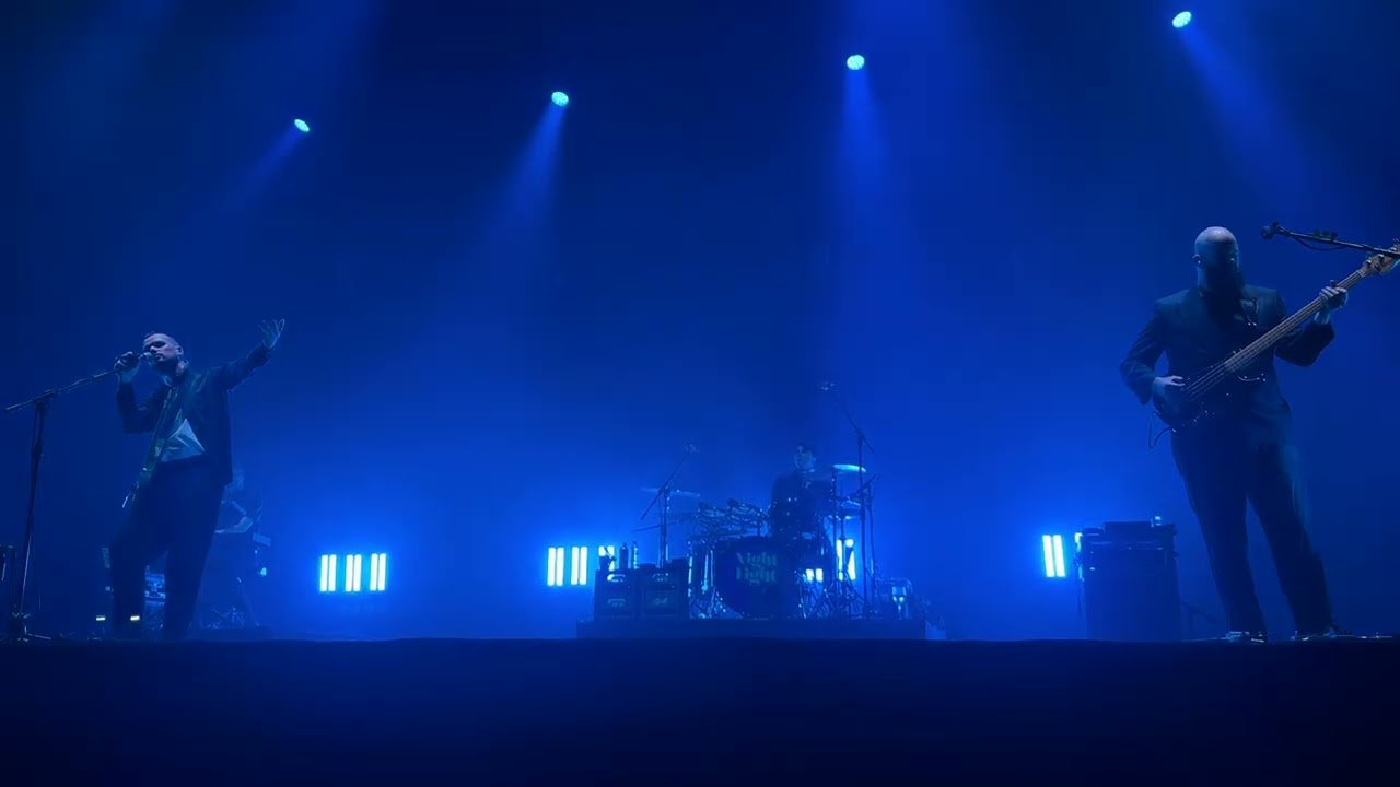 White Lies - Hold Back Your Love | Live | Monterrey | Showcenter Complex