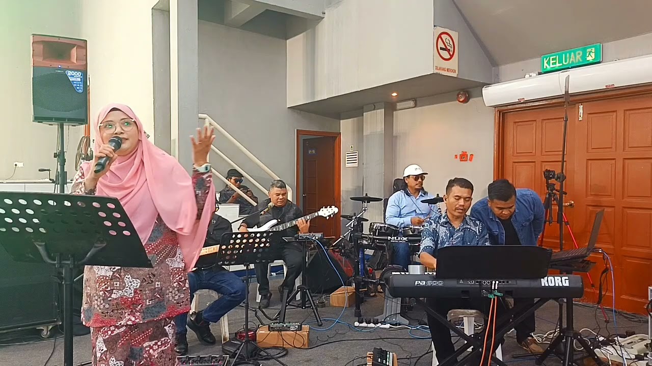 Wajahmu Di mana mana..                             ( Cover By Siti Nora) 