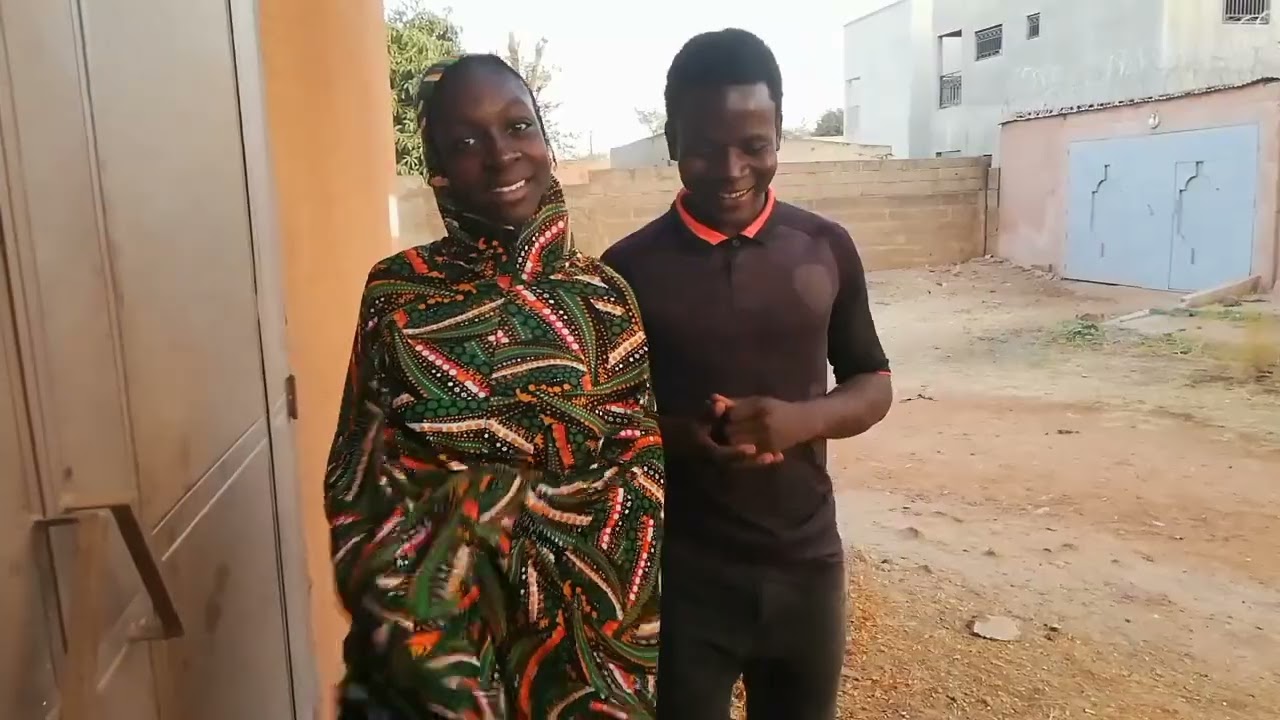 Dolo refuse de manger avec ami de son papa 😂😂😂😂