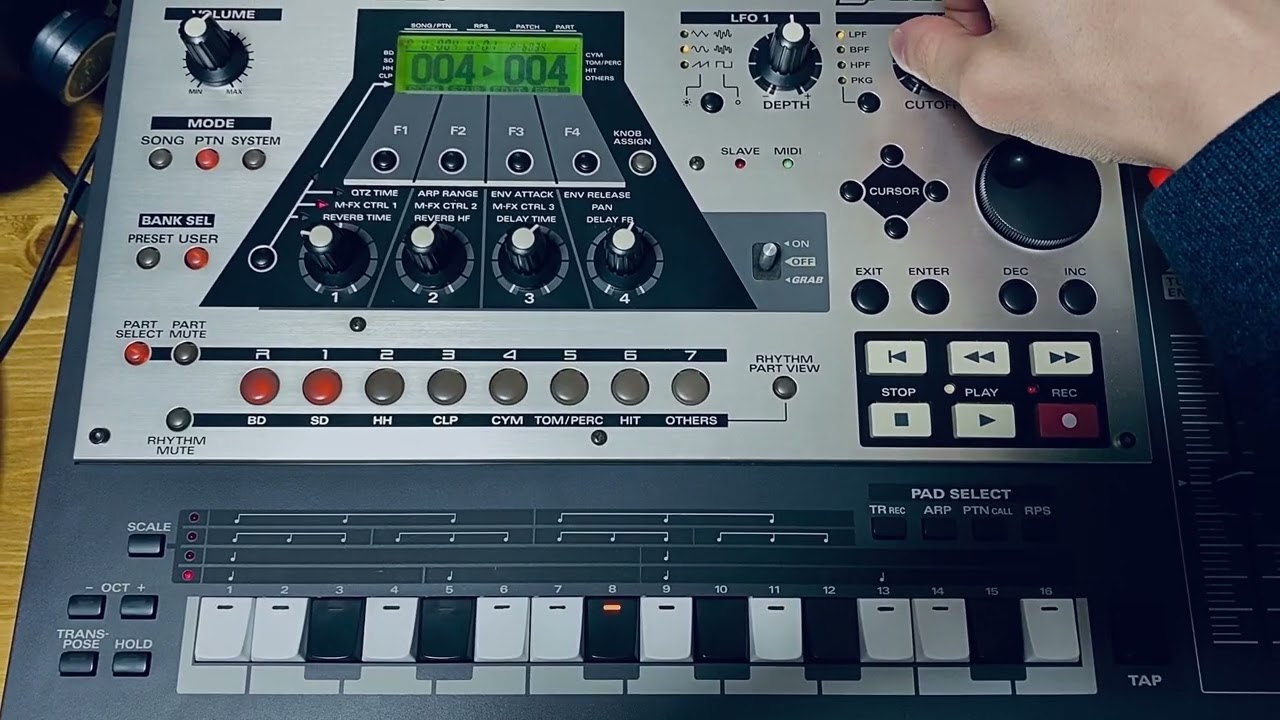 Roland MC-307 Atmospheric Drum n Bass