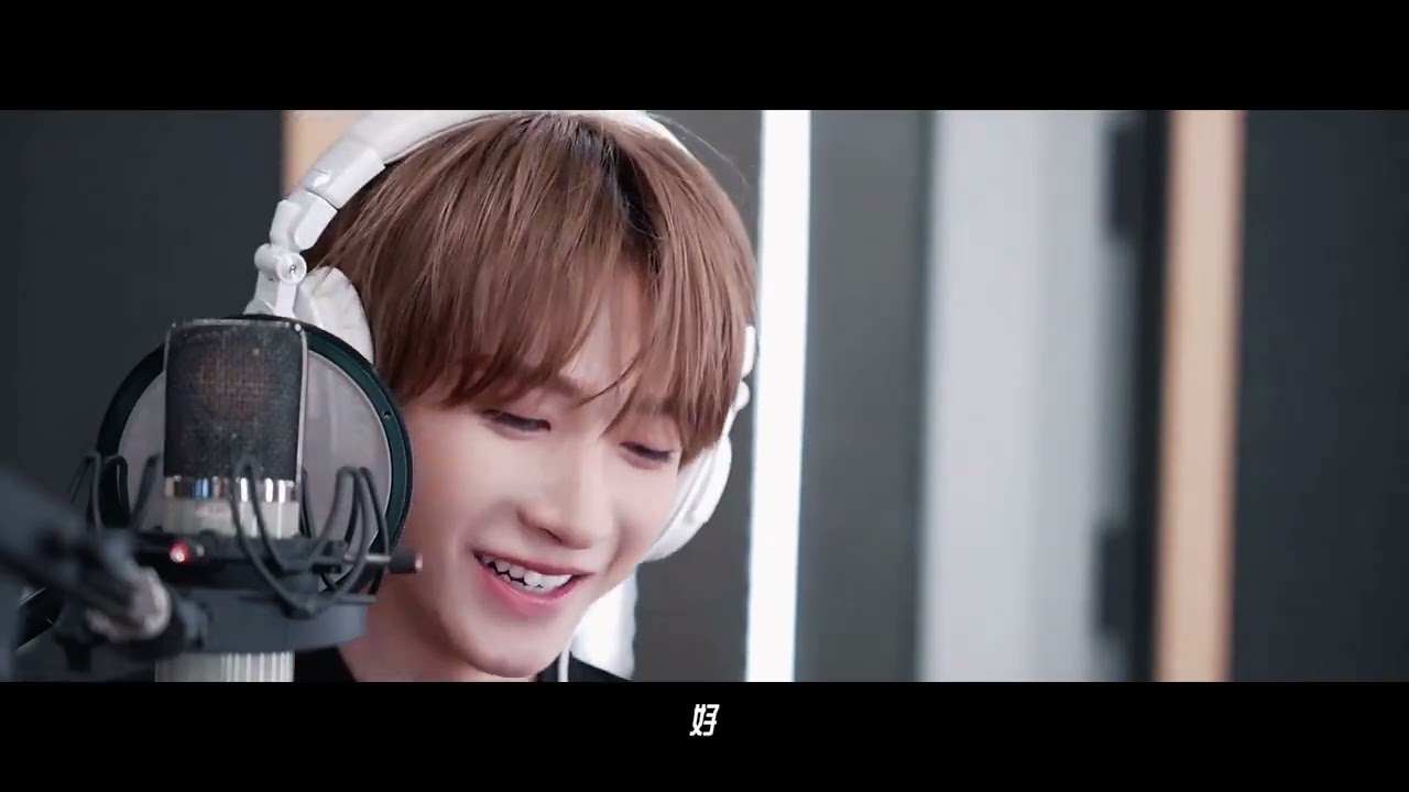 刘宇｜《宇宙诗人》专辑 现代主打曲 《𝐹𝑢𝑡𝑢𝑟𝑖𝑠𝑡𝑖𝑐 𝐴𝑢𝑡𝑜𝑚𝑎𝑡𝑖𝑐》录音室送达🎧