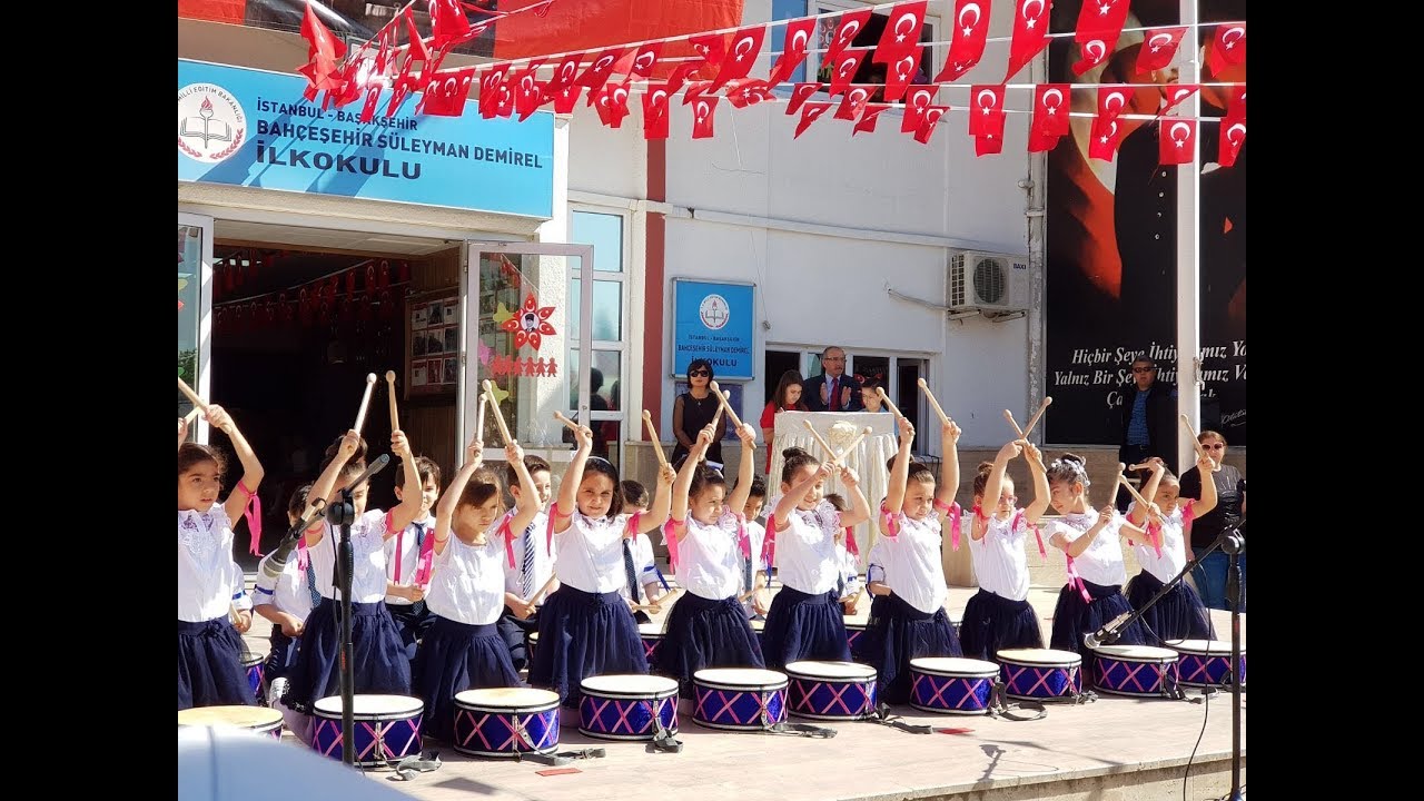 23 Nisan Ritim G&ouml;sterisi - Bah&ccedil;eşehir S&uuml;leyman Demirel İlkokulu 1/E Sınıfı