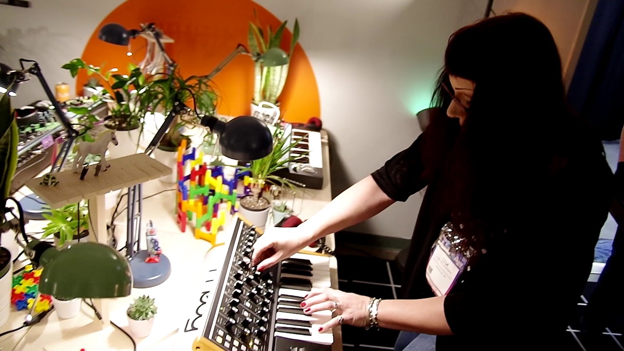 Moog Subsequent 25 Synthesizer Hands-On Demo
