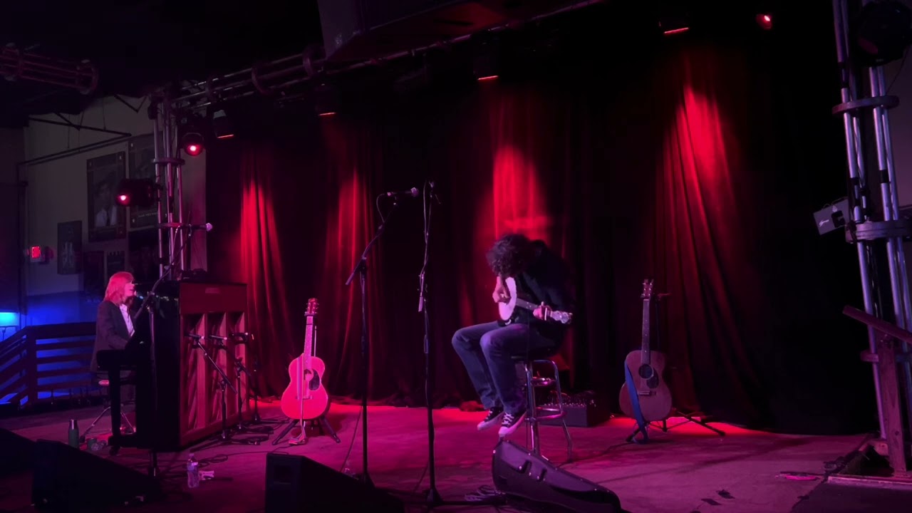 Beth Orton & Sam Amidon @ 3rd & Lindsey  in NASHVILLE on Thursday 3/21/2024