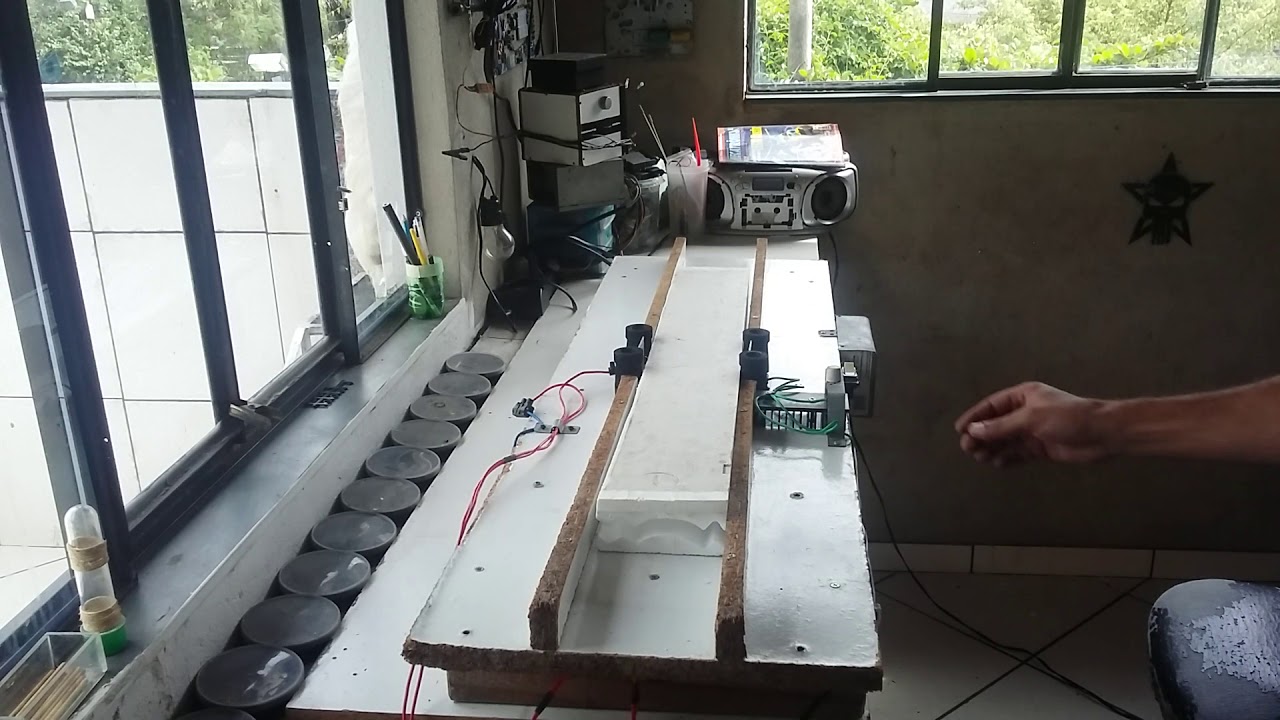 Máquina de corte de isopor