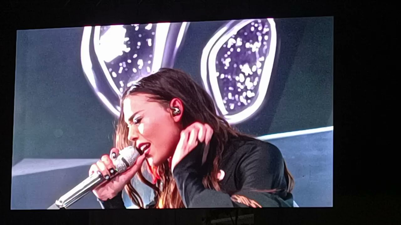 Danna Paola XT4S1S Tour Guadalajara El Triste