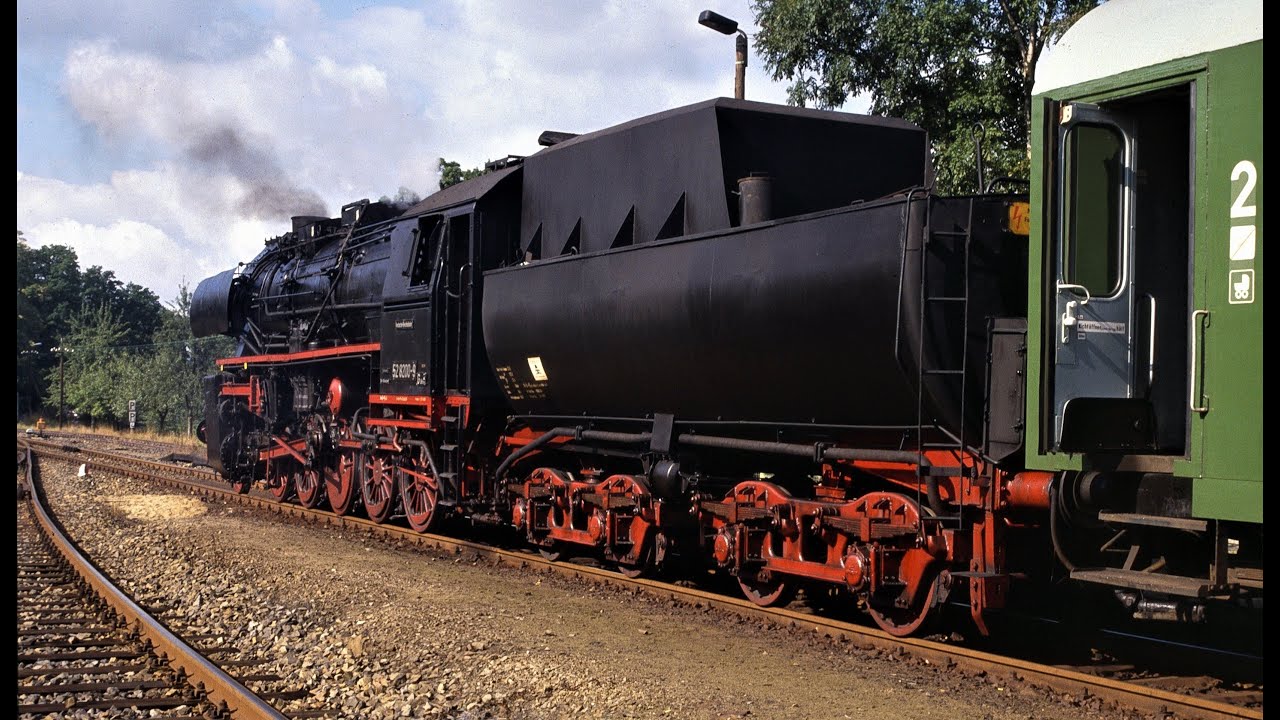 52 8195 und 52 8200 in Cunewalde, Zugkreuzung am 3.10.1991