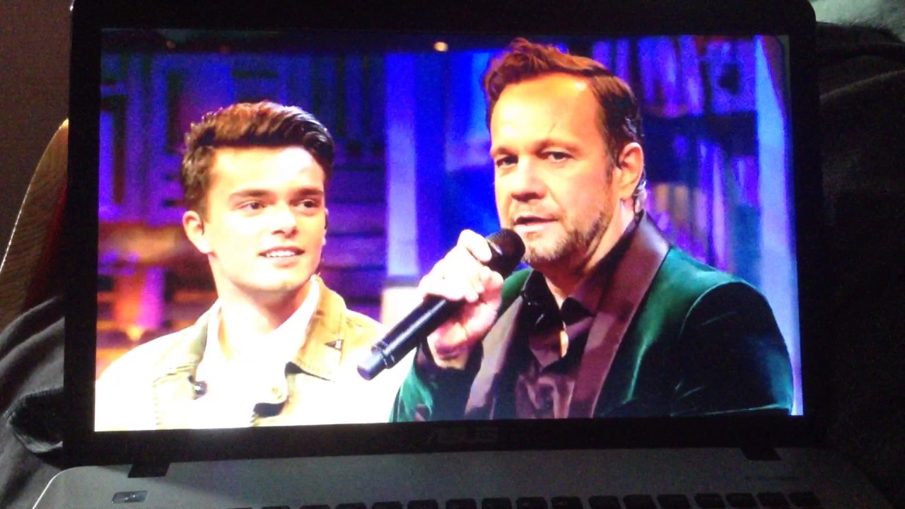 Buddy Vedder Co-Host bij Carlo's TV Café: Spel