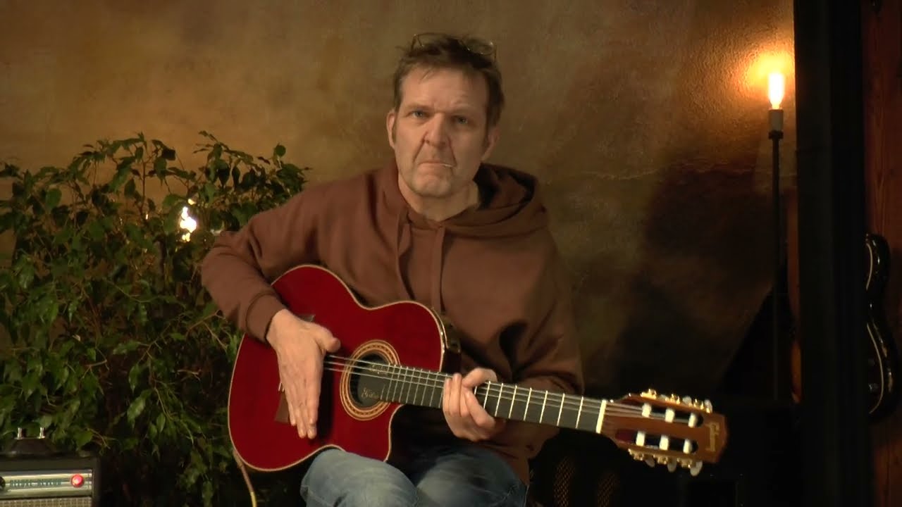 Gibson Chet Atkins CE  guitar from 2001 presented by Vintage Guitar Oldenburg and Martin Flindt