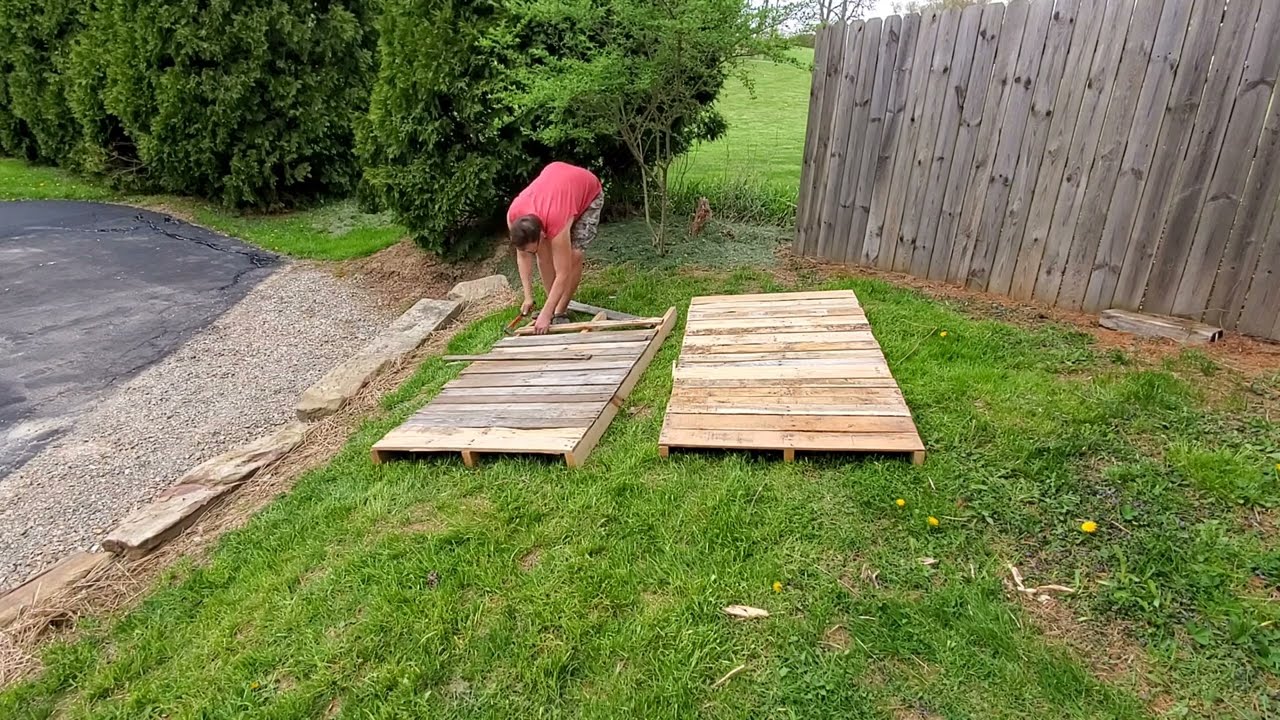 pallet privacy fence diy