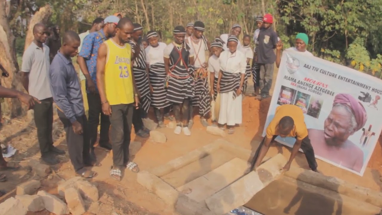 Last respect to mama burial