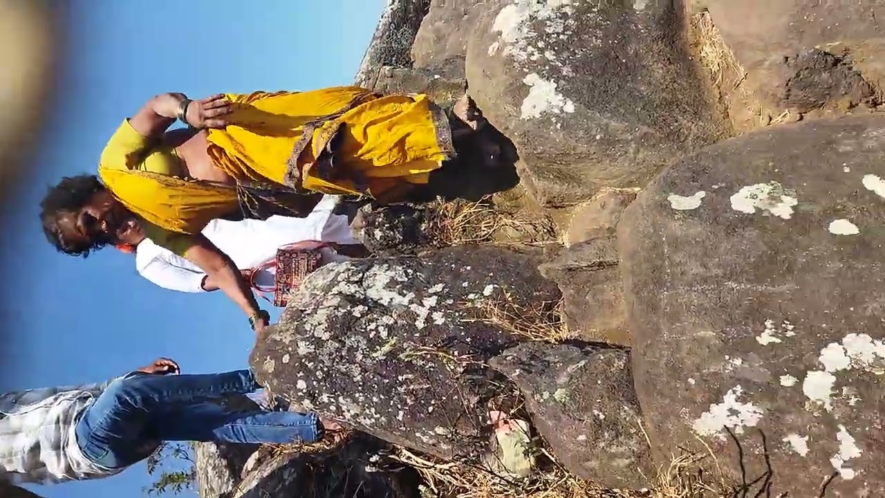 మహీంద్రగిరీ భీముడు కొండ నుండి జగన్నాథ్ స్వామి కొండ వరకు రాళ్ళ మధ్యలో నడక