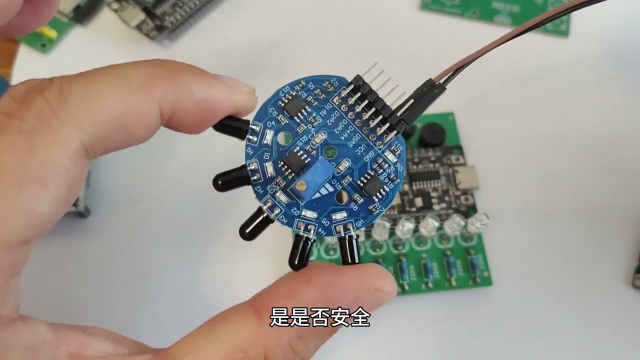自制信息显示平台#电子技术 #电子爱好者 #ESP32 #传感器 #物联网