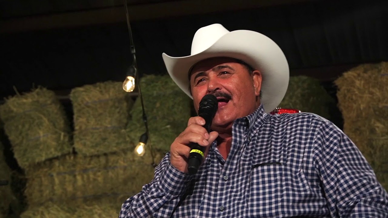 Los Huracanes del Norte [desde El Rancho En Vivo]      La Leona y El Carcomido