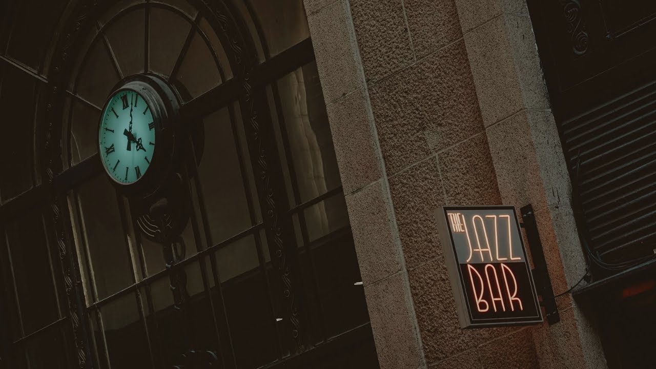 you're falling in love at a 1950s jazz club | a vintage slow dance playlist