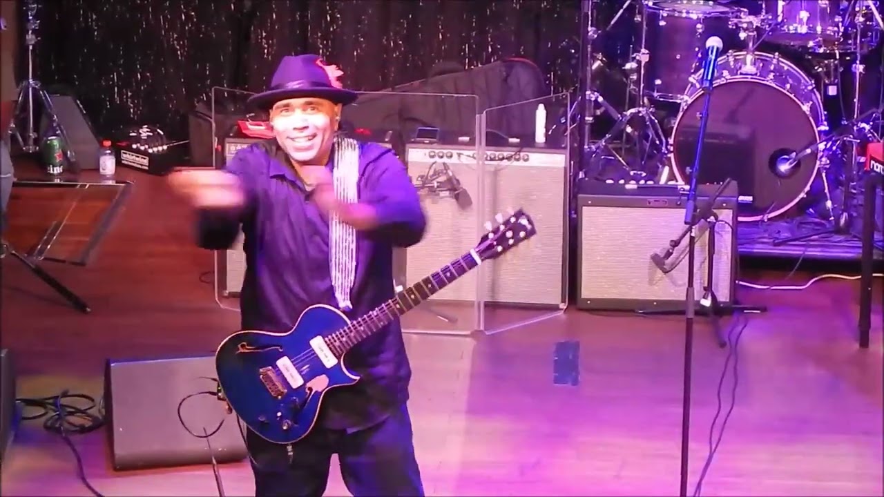 Wayne Baker Brooks - She's A Witch