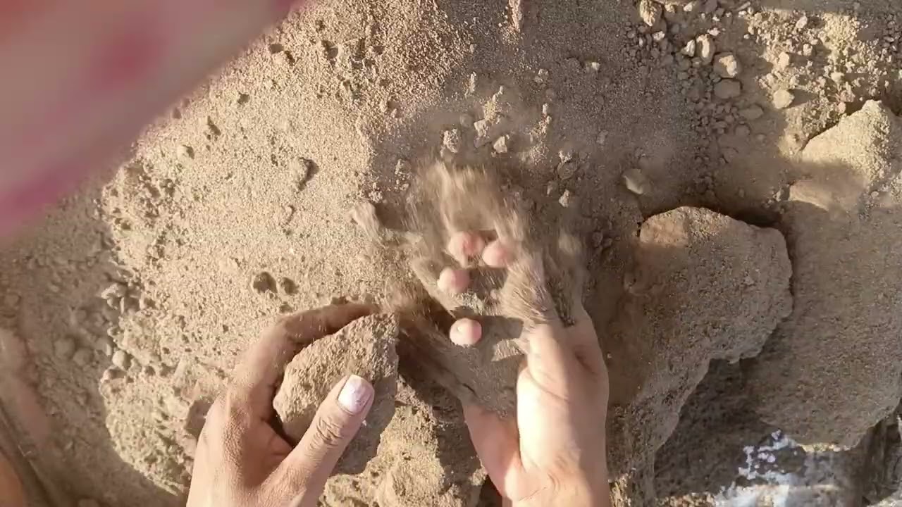 Crunchy soft dry sand crumbling 👌
