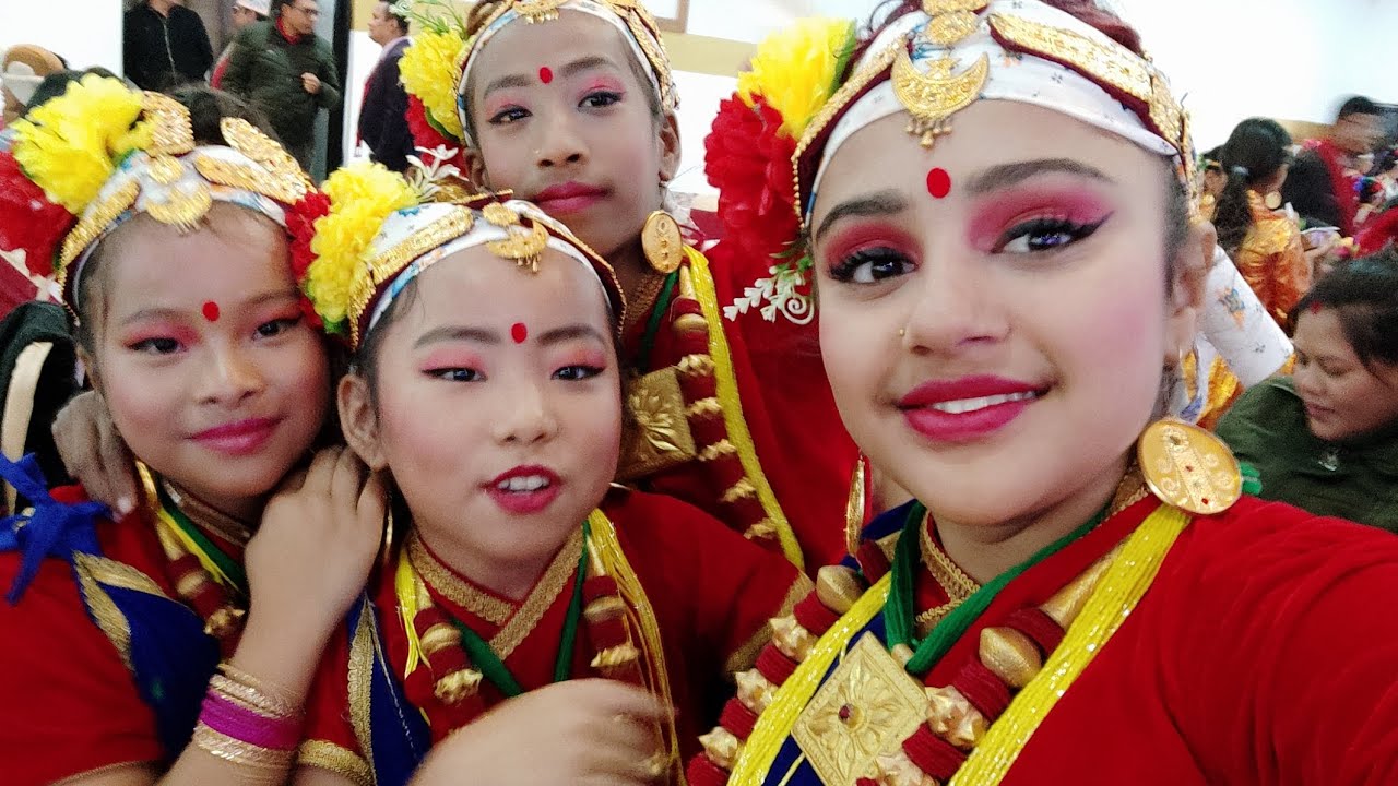 झ्याउरे नृत्य  शान्ति निकेतन स्कुल पोखरा 