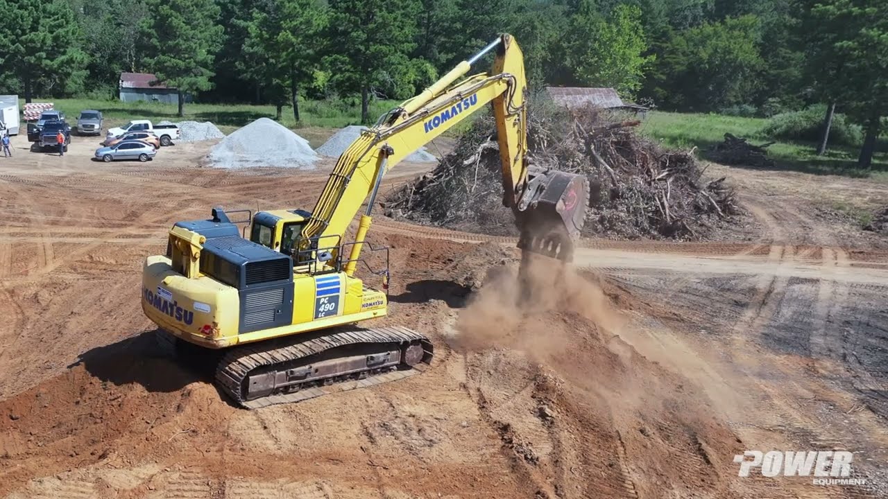 Capital Paving & Construction Chooses Komatsu Machines from Power Equipment for Jobs in Tight Spaces