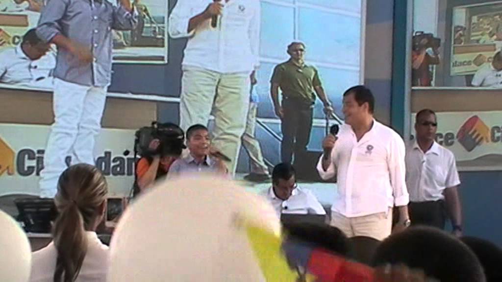 Rafael Correa Bailando