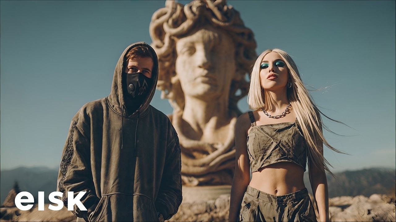 Elian Skye - Medusa (Official Lyrics Video)