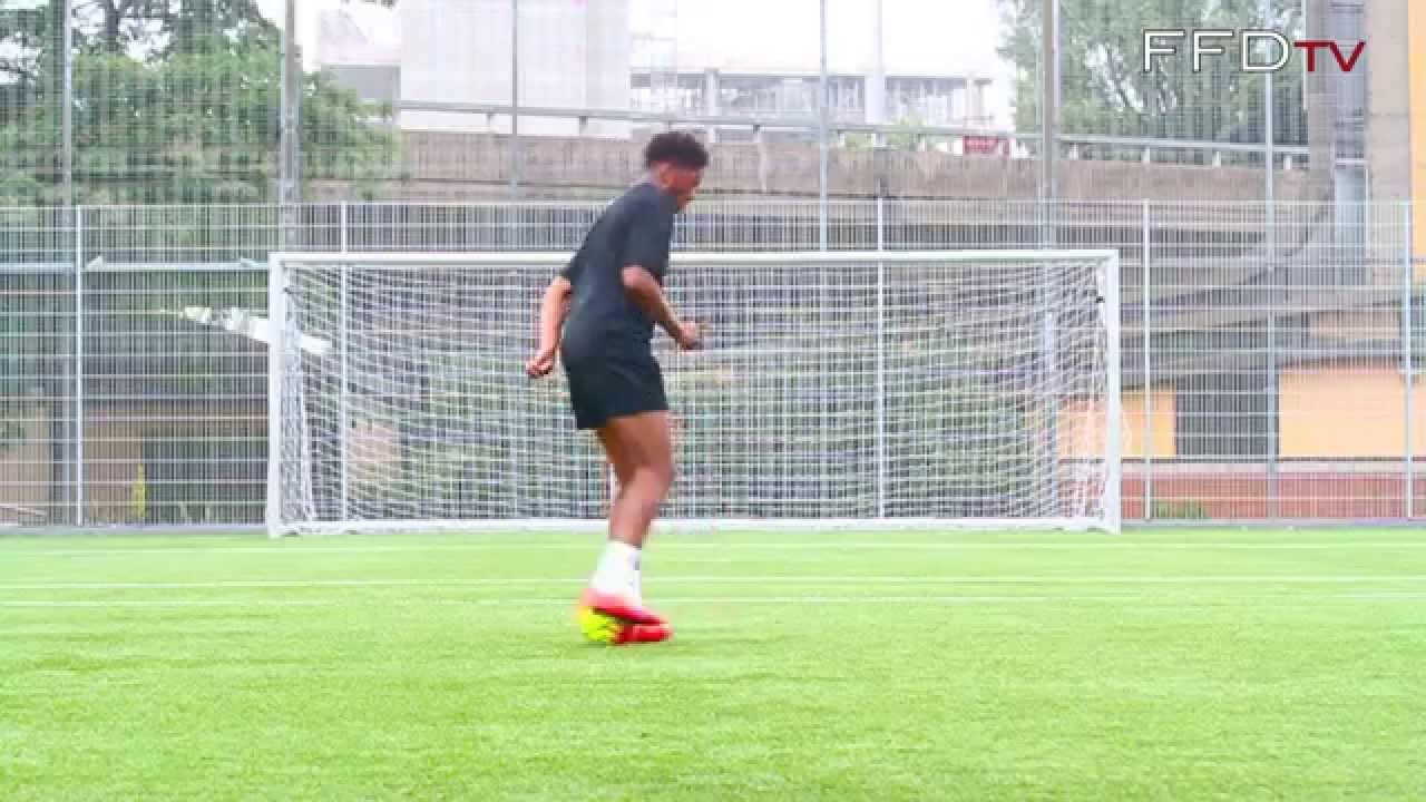 Chuba Akpom FFD.TV Skills Session Compilation