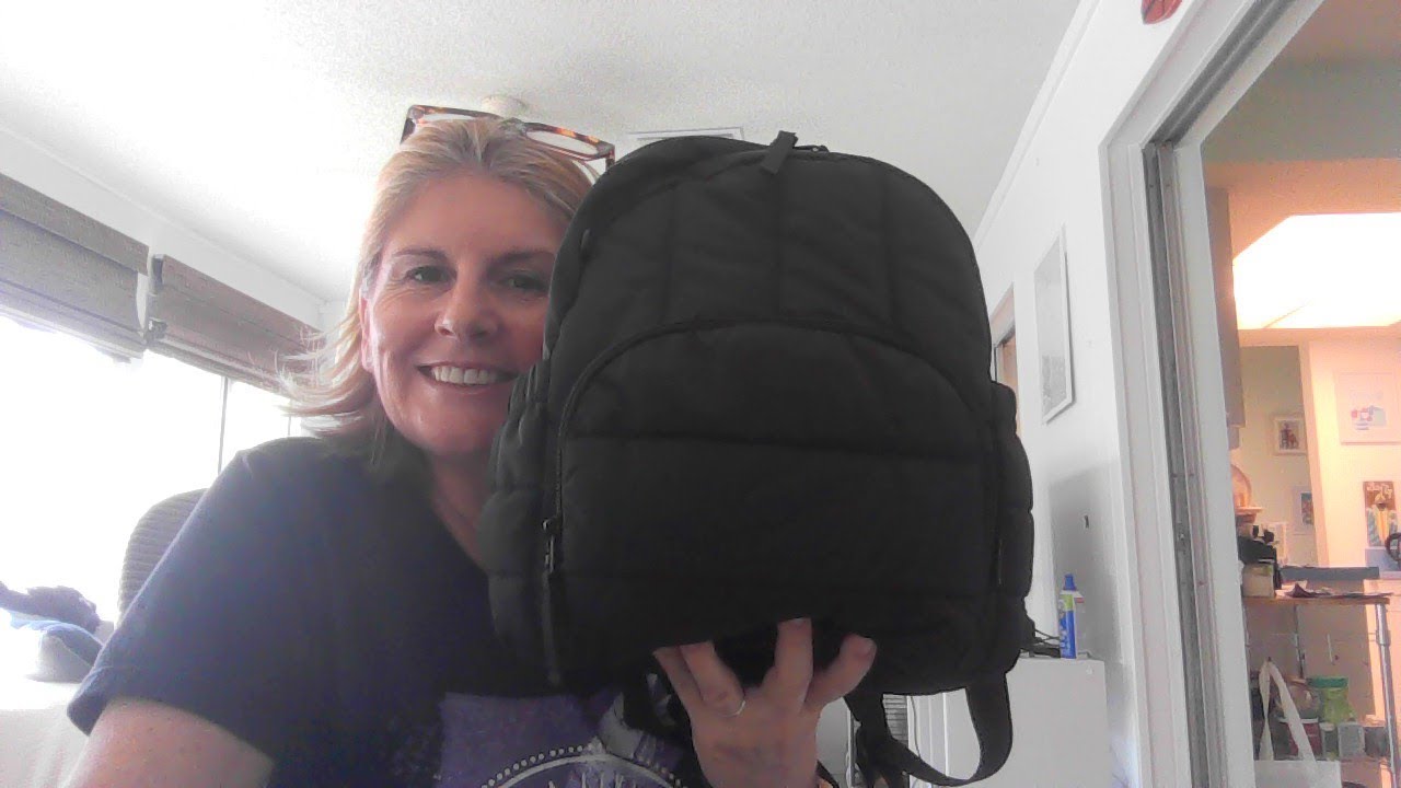 What’s in my Bagsmart Mini Backpack!