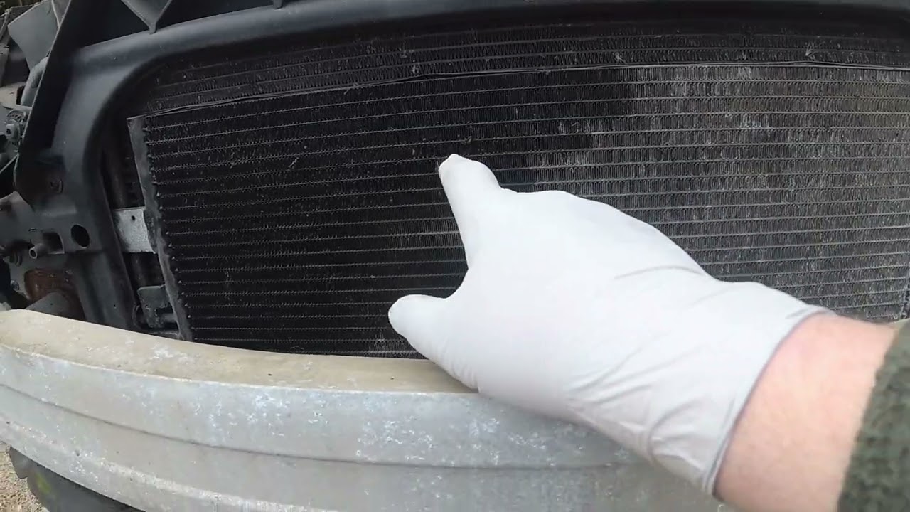 Audi  TT Mk1 AC Condensor replacement