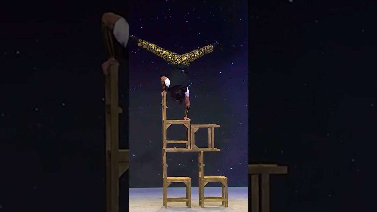 #circusartist  #happy #acrobatics #acrobat #circus #acrobatlife #balance #chairs #handstandhold
