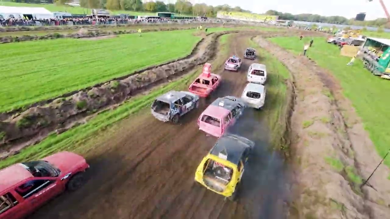 Vloddercross 2025 – Modder, Humor & Autocross Helden in Glanerbrug