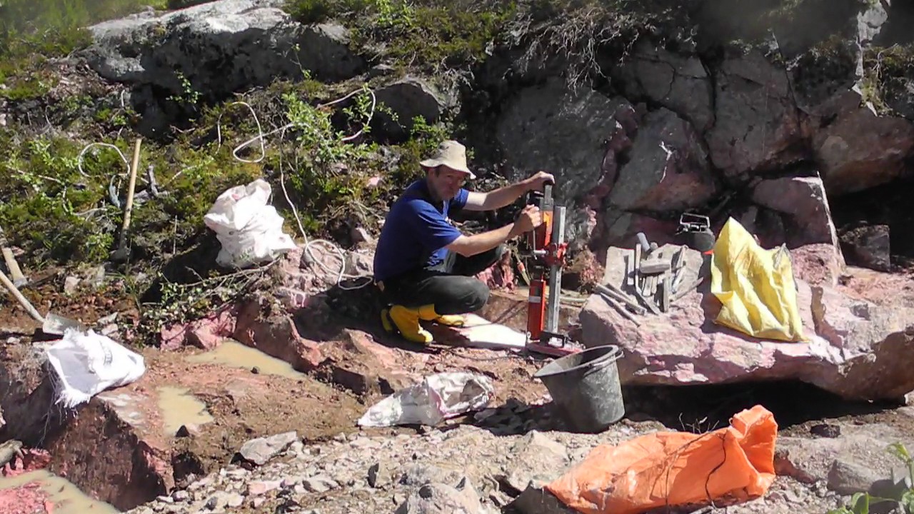 Thulite mining