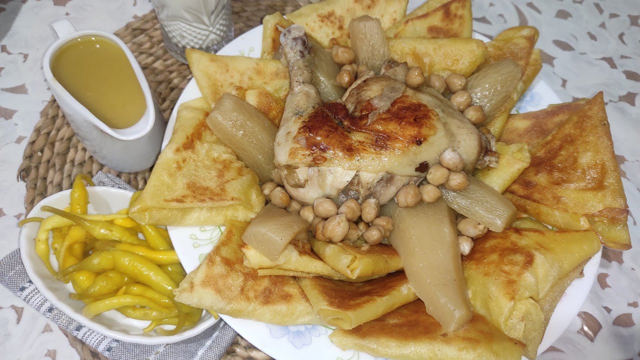 طبق الفطائر التقليدي العاصمي كانو يديروه ناس العاصمة و ناس البليدة 👌⁦🇩🇿⁩⁦🇩🇿⁩