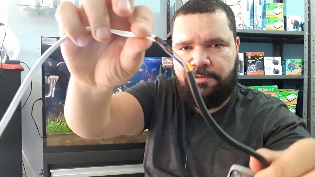 Instalação de refletor led em aquário