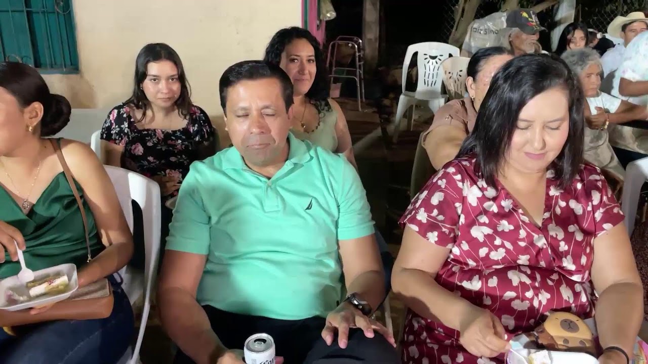 Cumpleaños de la señora Leonila, de la Paz, en San Pedro Michoacán