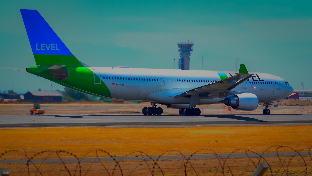 LEVEL Airbus A330 taking off to Barcelona. Plane spotting in Santiago [SCL] airport.