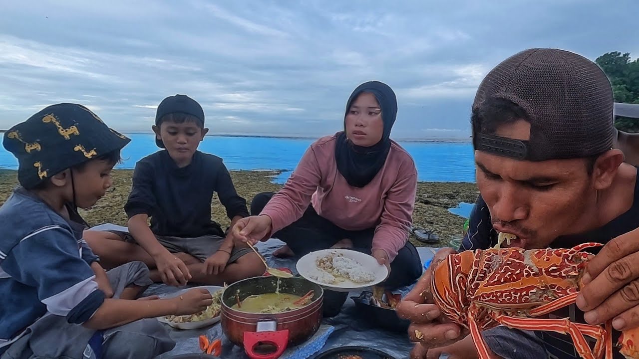 camping sekeluarga 3 hari 2 malam di perahu diguyur hujan berburu lobster dan menanam mangrub