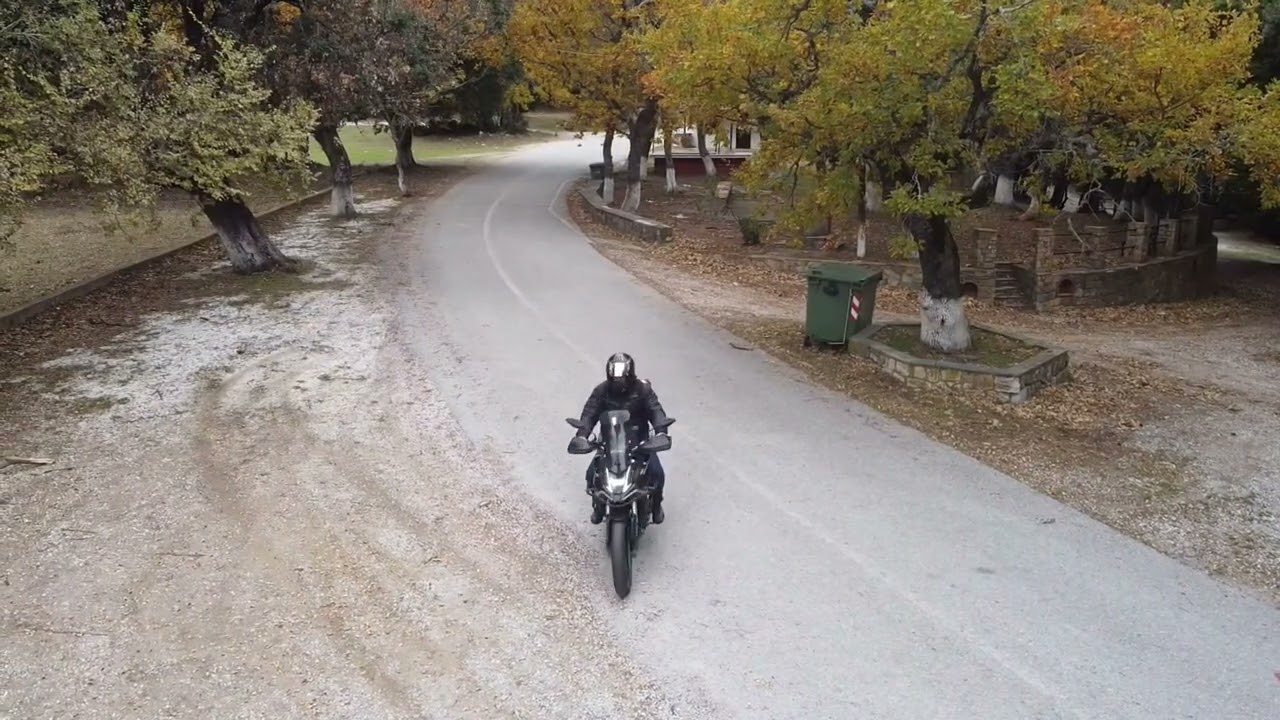 A Ride in the woods (VOGE 500DSX)