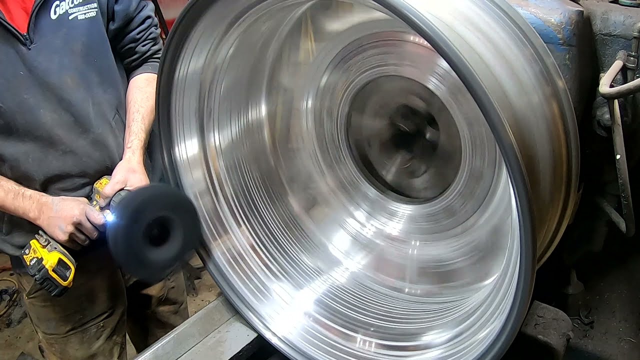 Polishing aluminum rim on my lathe