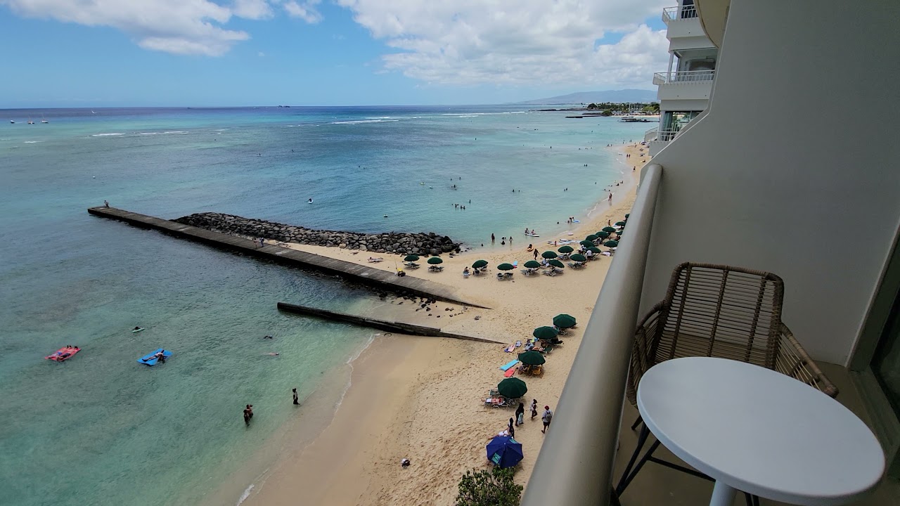 Hawaii Waikiki Outrigger Reef Oceanfront Suite Diamondhead after Renovations Suite 716 3 balconies
